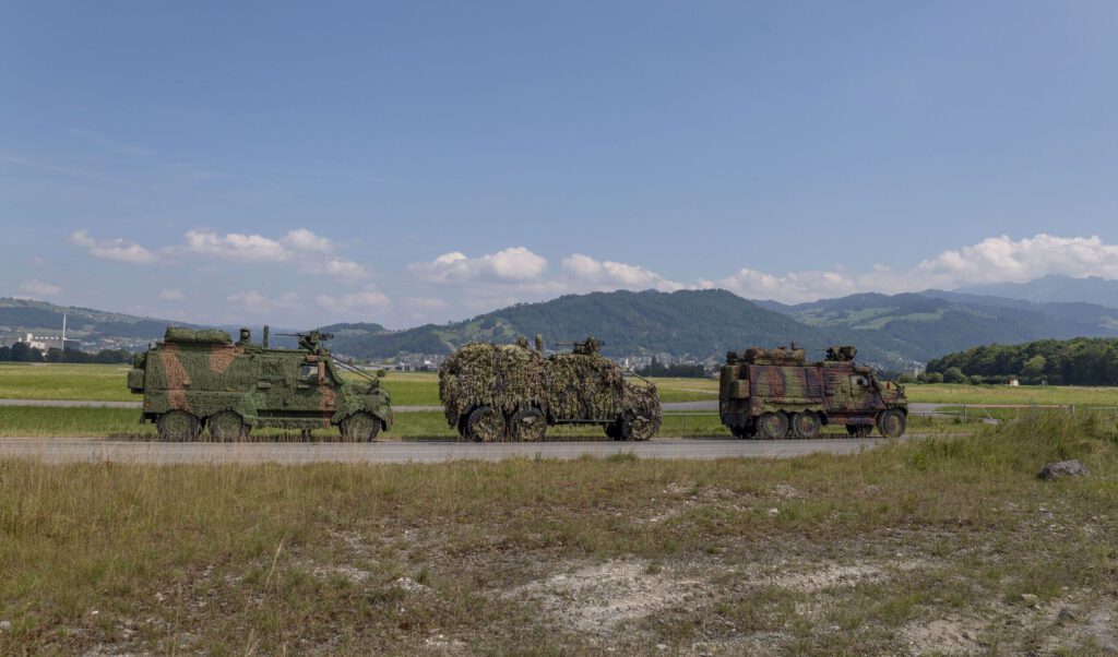 Erprobung von Tarnsystemen bei der Schweizer Armee
