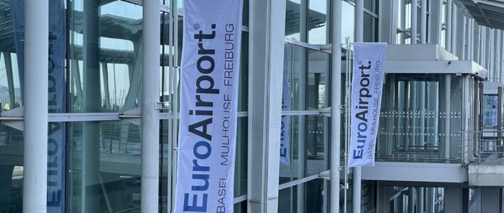 Kartellrechtliches Wirrwarr am Euroairport Logo des Euroairports am Hauptgebäude