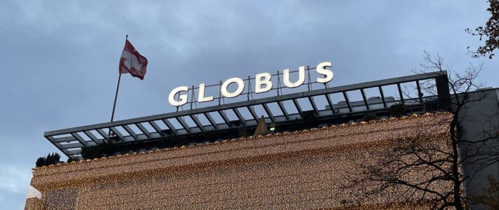 Logo von Globus an der Zürcher Bahnhofstrasse