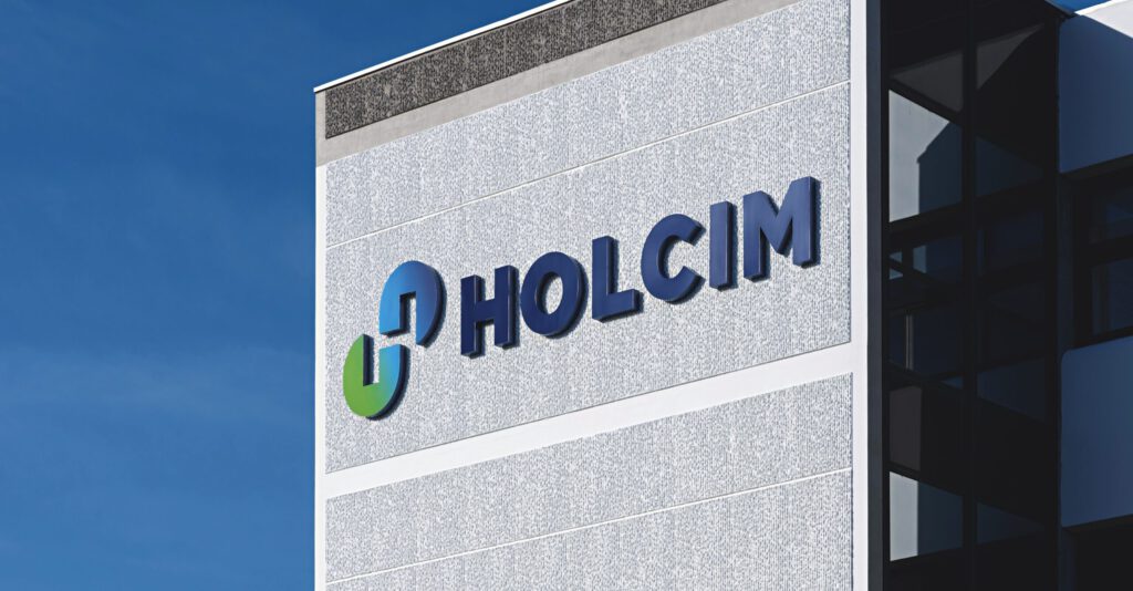 Logo von Holcim an einem Gebäude