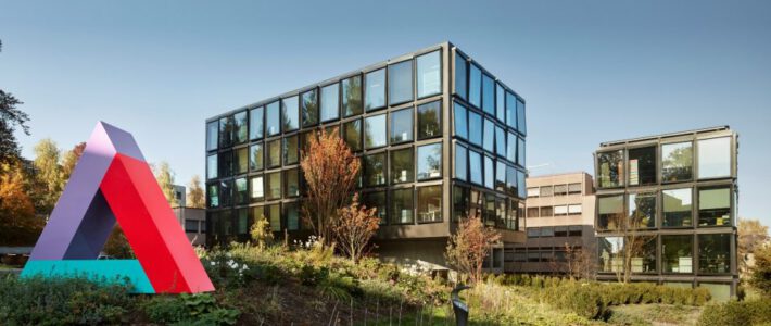 Logo der Helvetia vor dem Campus in St. Gallen