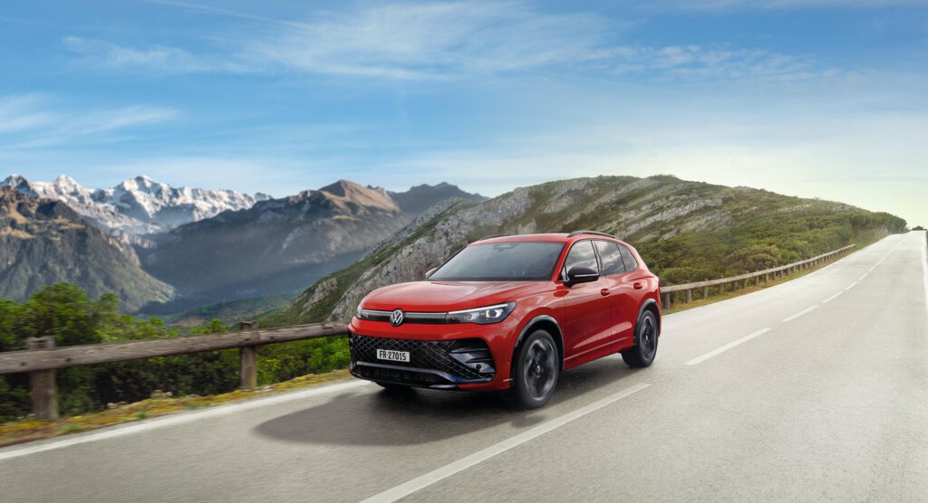 Ein VW Tiguan in den Bergen