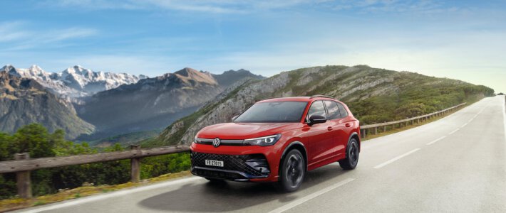 Ein VW Tiguan in den Bergen