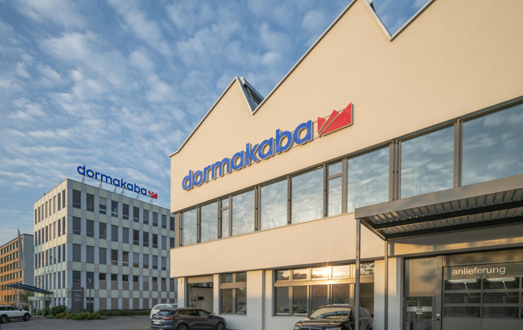Hauptsitz von Dormakaba in Rümlang beim Flughafen Zürich