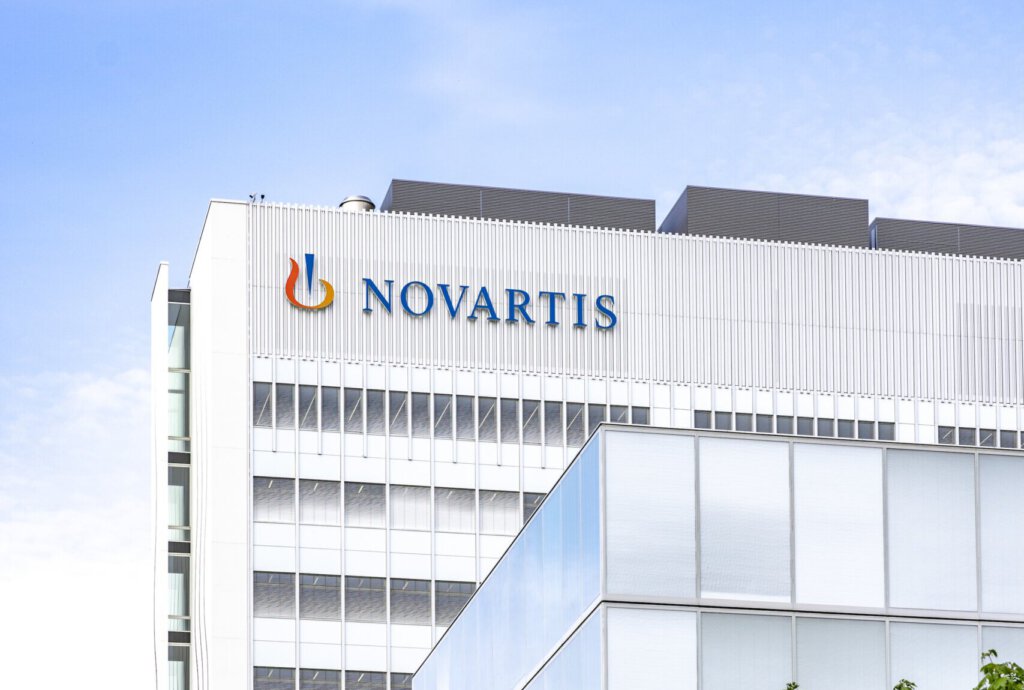 Logo von Novartis am Campus in Basel