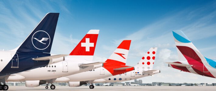 Logos der Lufthansa-Gruppe an Flugzeughecks