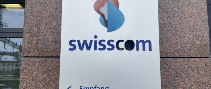 Swisscom bildet Kartell in Italien Swisscom-Logo mit Loch