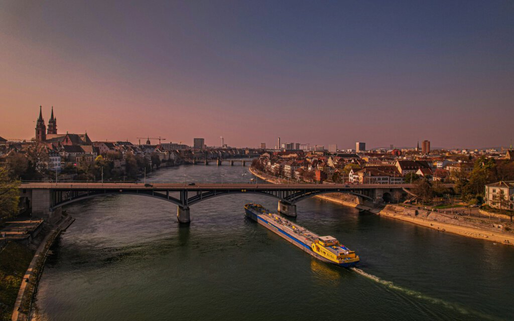 Blick über Basel-Stadt und den Rhein
