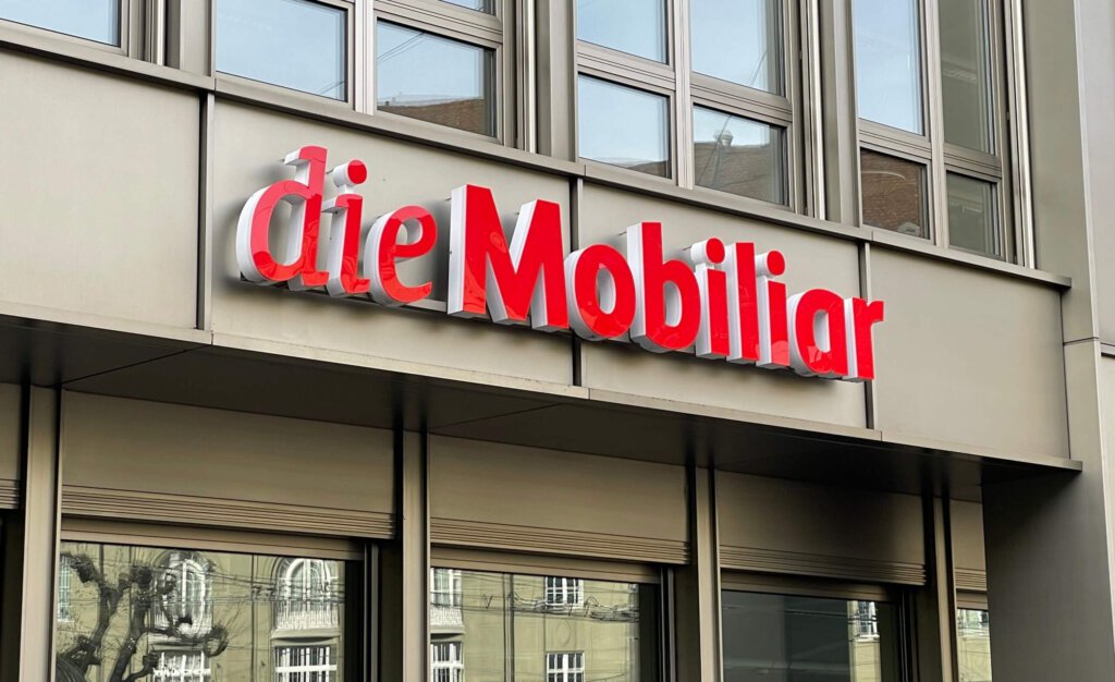 Logo des Versicherers Mobiliar am Hauptsitz in Bern