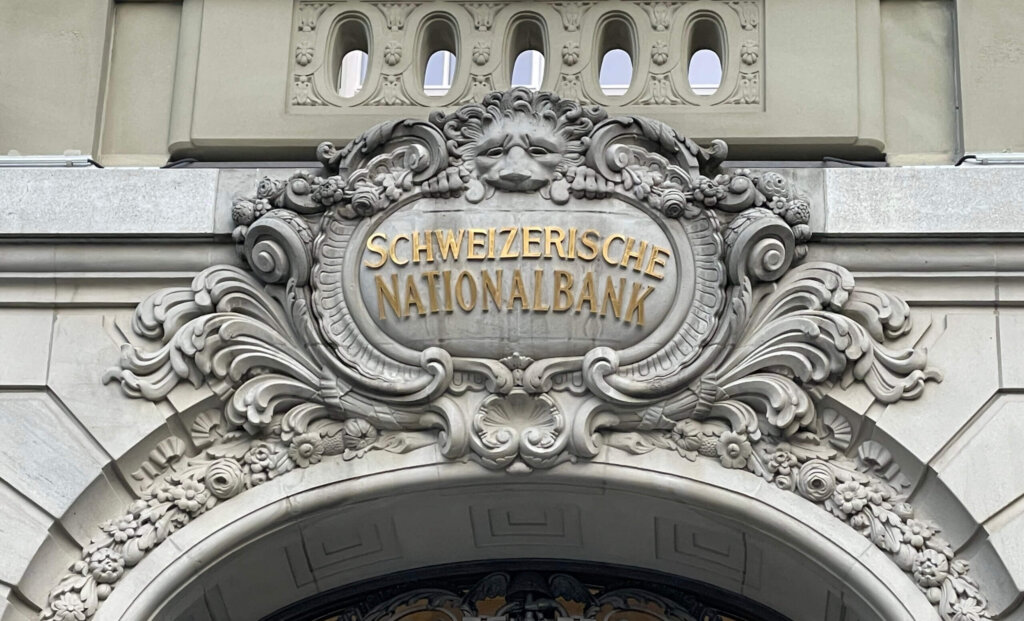 Logo der SNB am Sitz in Bern