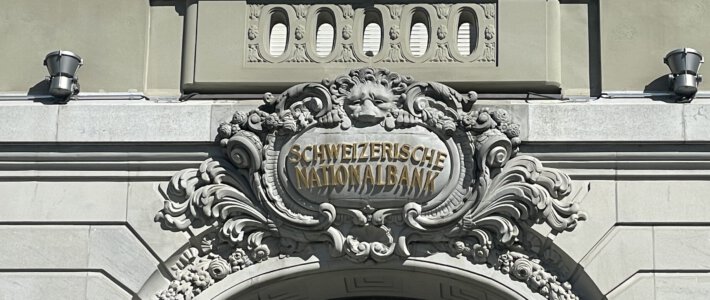 Logo der SNB am Gebäude in Bern
