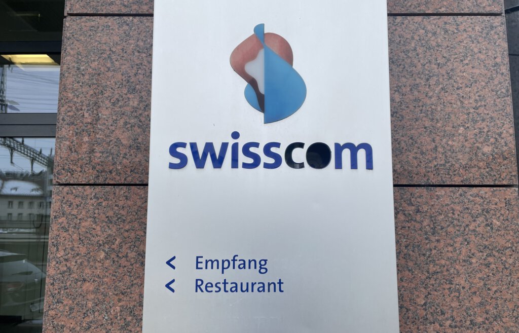 Defektes Swisscom-Logo in Olten