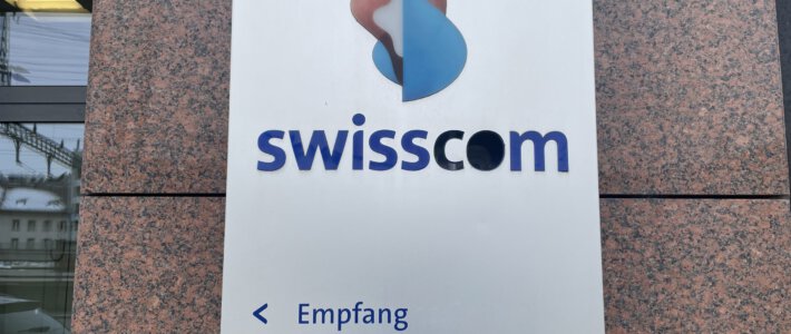 Defektes Swisscom-Logo in Olten