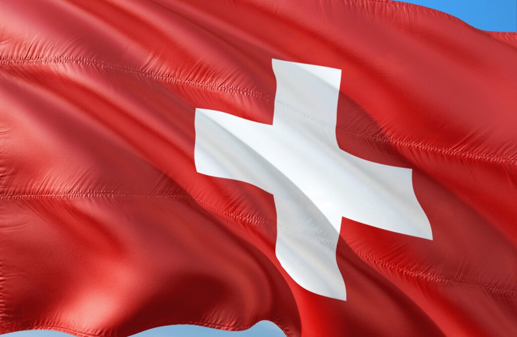 Schweizer Flagge im Wind