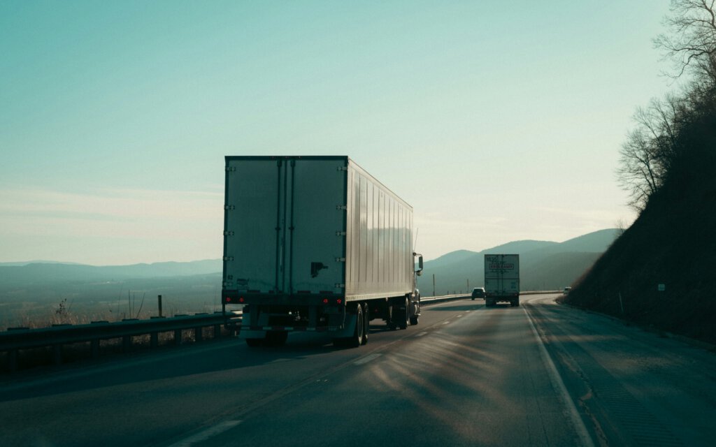 Lastwagen auf einem Highway