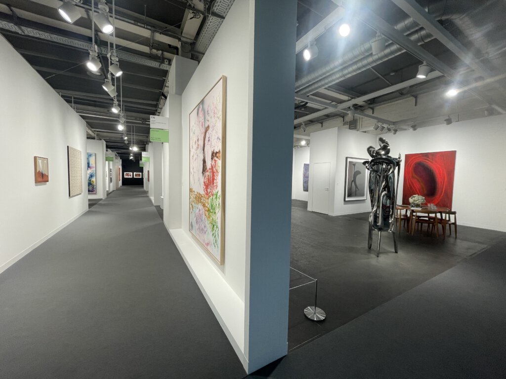 Leere Gänge an der Art Basel