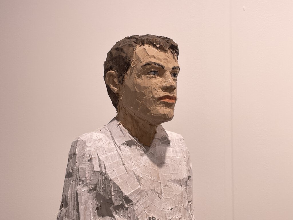 Holzfigur von Künstler Stephan Balkenhol
