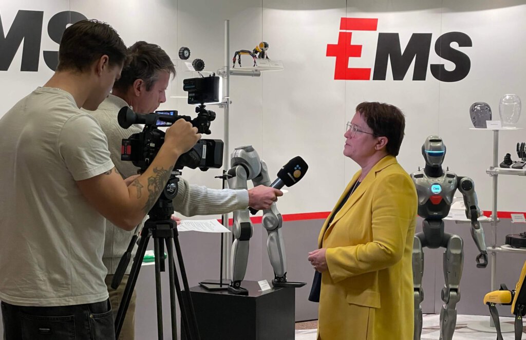Ems-Chemie-Chefin Magdalena Martullo-Blocher bei einem Interview