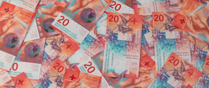 Franken-Anleihen gewinnen international an Bedeutung 20-Franken-Banknoten der Schweizerischen Nationalbank SNB