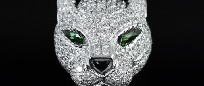 Richemont zeigt Nutzlosigkeit von Finanzanalysten Ein Schmuckstück von Cartier