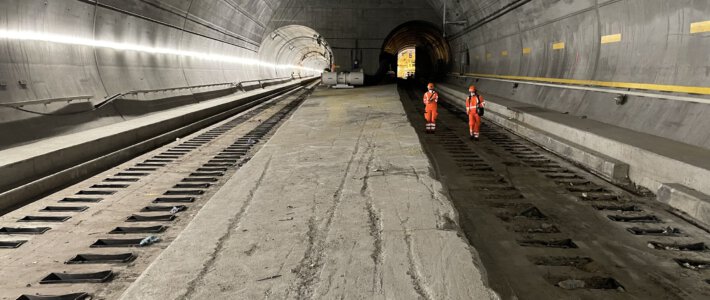 Gericht kippt Schweizer Protektionismus beim Gotthard Ein entgleister Zug hinterlässt Schäden im Gotthard-Basistunnel