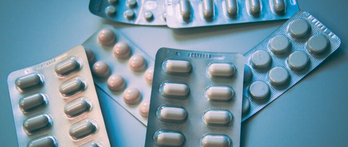 Kontroverse um Rabatte bei Medikamenten Tabletten in Verpackungen