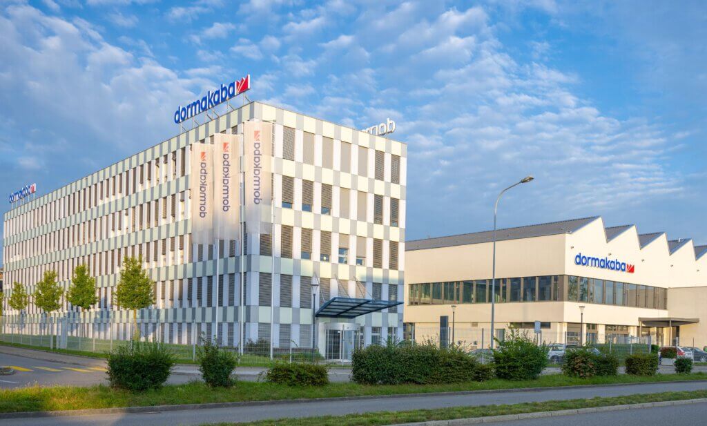 Hauptsitz von Dormakaba in Rümlang beim Flughafen Zürich