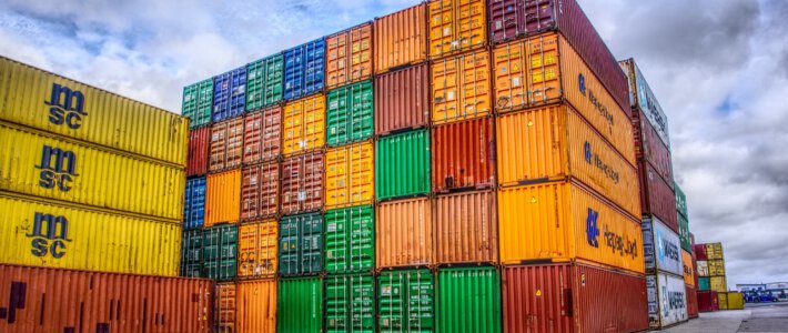 Aussenhandel erleidet Schwächeanfall Transportcontainer