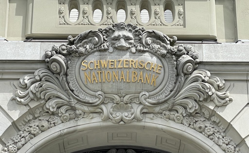 Logo der SNB am Sitz in Bern