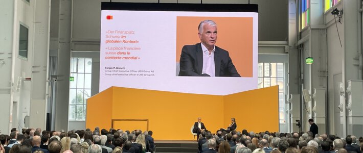 UBS-CEO Ermotti kritisiert SNB und Finma UBS-CEO Sergio Ermotti bei Economiesuisse