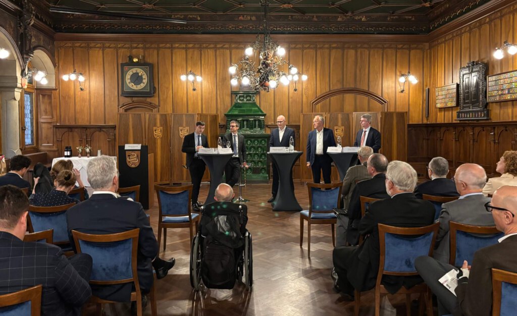 Alliance Finance diskutiert zur Finma in Zürich