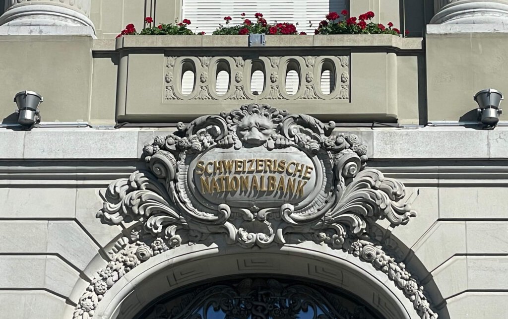 Logo der SNB am Sitz in Bern