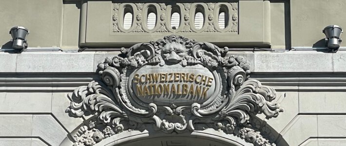 Nationalbank verstösst erneut gegen Bundesverfassung Logo der SNB am Sitz in Bern