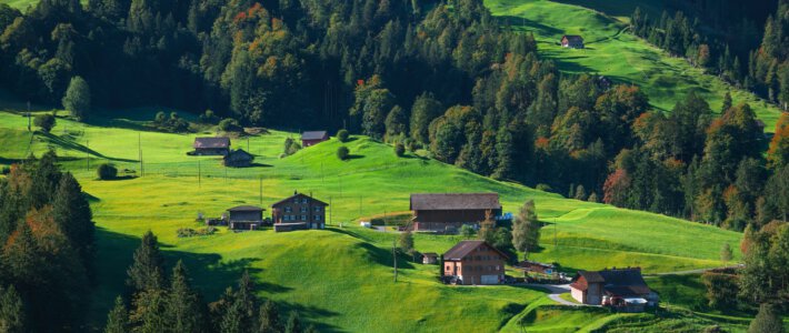 Das 1300-Milliarden-Problem der Schweiz Häuser auf den Schweizer Alpen